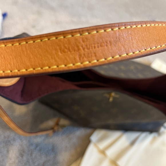 Louis Vuitton Flower Hobo Handbag - Excellent Used Condition - Picture 4 of 11